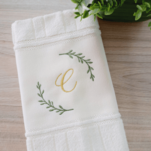 Letra C Alfabeto Cerimonial com Moldura