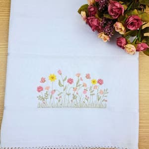 Matriz de bordado Barrado de Flores Jardim Delicado Matriz de bordado Barrado de Flores Jardim Delicado