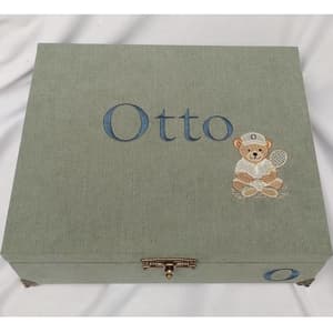 Matriz de bordado Ursinho Tenista (Pontos Leves) Matriz de bordado Ursinho Tenista (Pontos Leves)