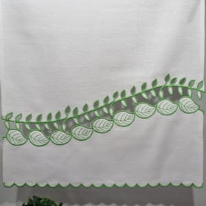 Entremeio de Folhas (projeto no Bastidor)