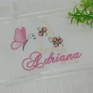  Monograma de Flores e Borboleta (Pontos Leves)