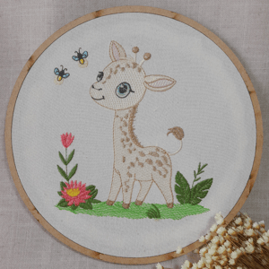 Matriz de bordado Girafinha com Vagalumes (Pontos Leves)