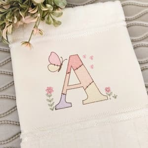  Monograma e Borboleta Patchwork (Pontos Leves)
