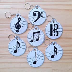  Chaveiros com Notas e Claves Musicais (Aplique)
