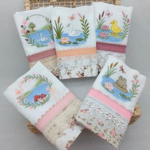  Animais no Lago Floral (Pontos Leves)