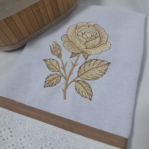 Floral de Rosas Realista (Pontos Leves)