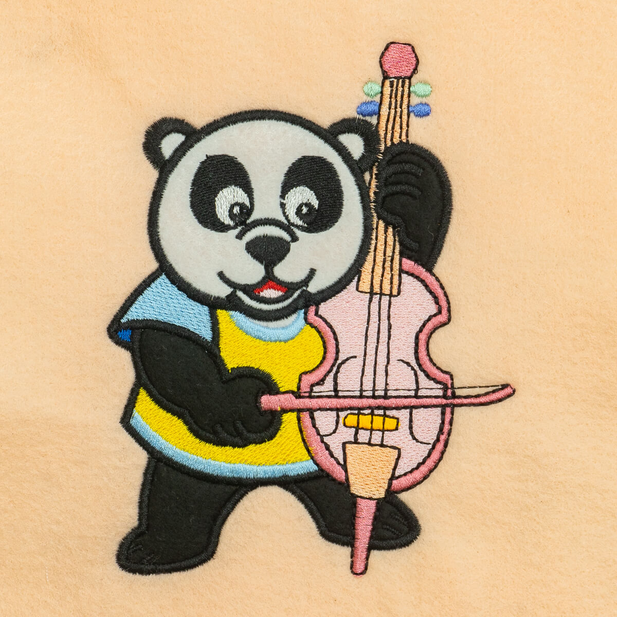 Matriz de Bordado  Ursinho Músico no Violoncelo em Aplique