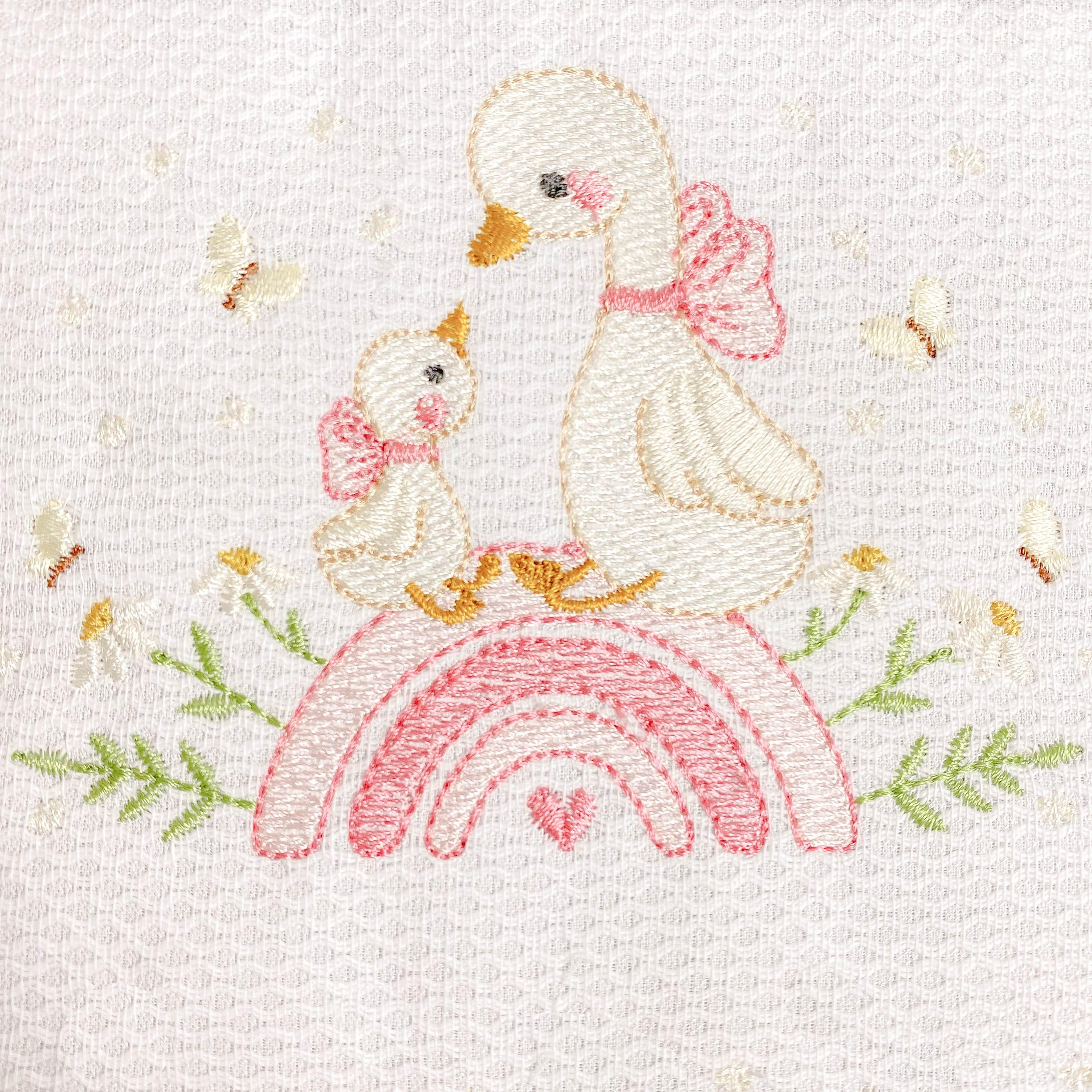 Matriz de Bordado  Cisnes no Arco-íris (Pontos Leves)